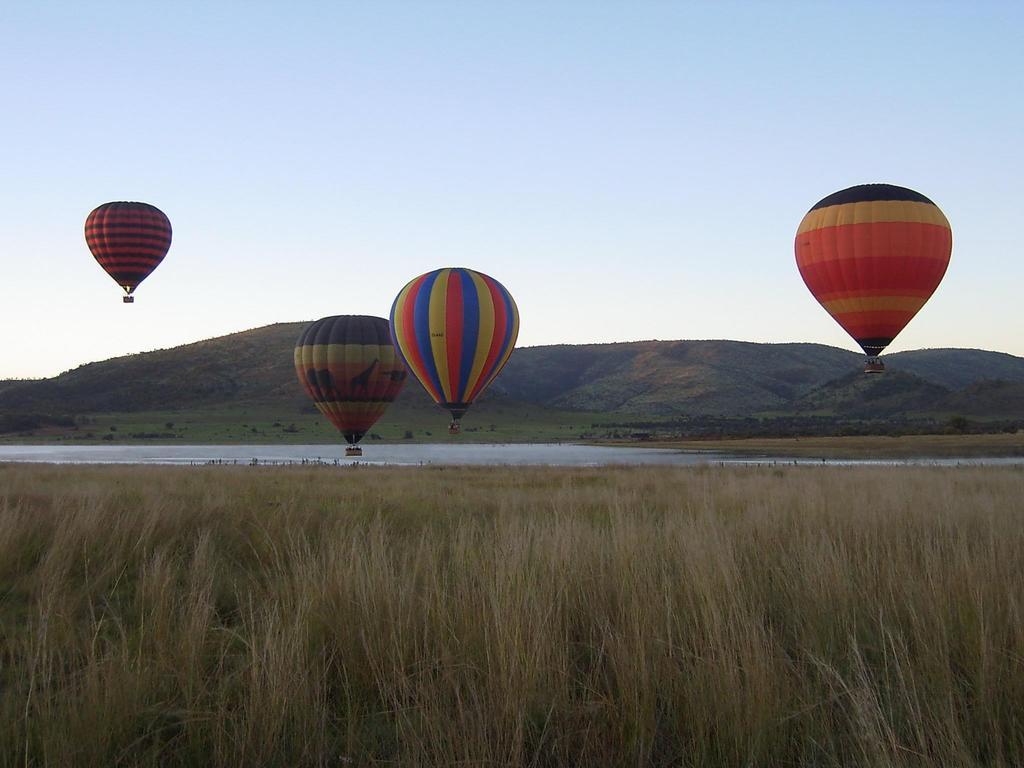The Palace Of The Lost City At Sun City Resort Экстерьер фото Hot air balloons over the Great Salt Lake