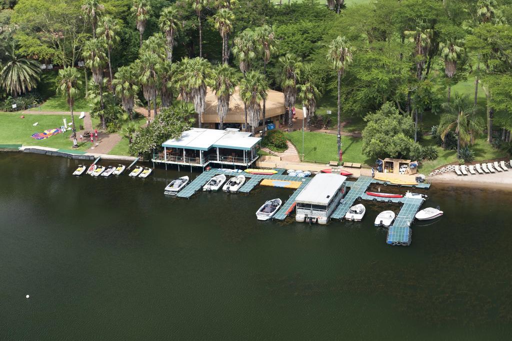 The Palace Of The Lost City At Sun City Resort Экстерьер фото Aerial view of the Lake Awosting Marina