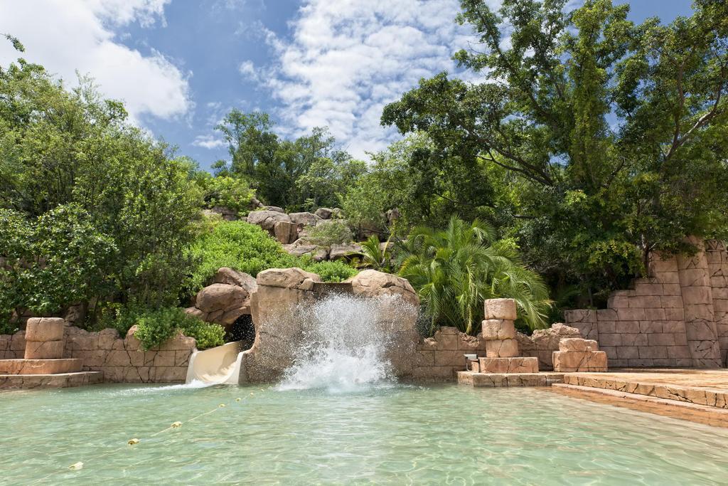 The Palace Of The Lost City At Sun City Resort Экстерьер фото The waterfall at the resort