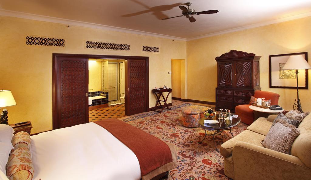 The Palace Of The Lost City At Sun City Resort Номер фото A suite at the Taj Mahal Palace