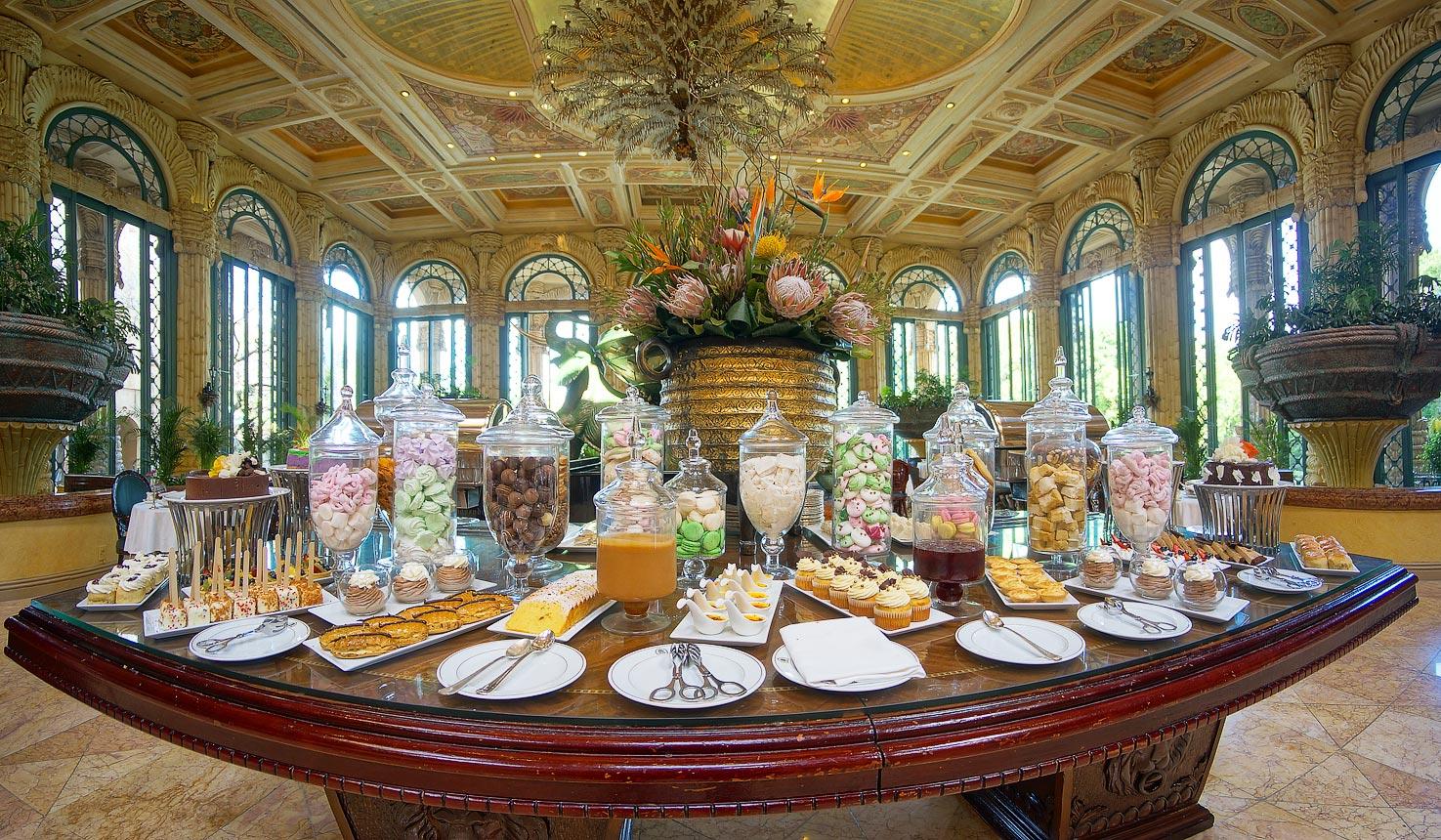 The Palace Of The Lost City At Sun City Resort Экстерьер фото A dessert buffet